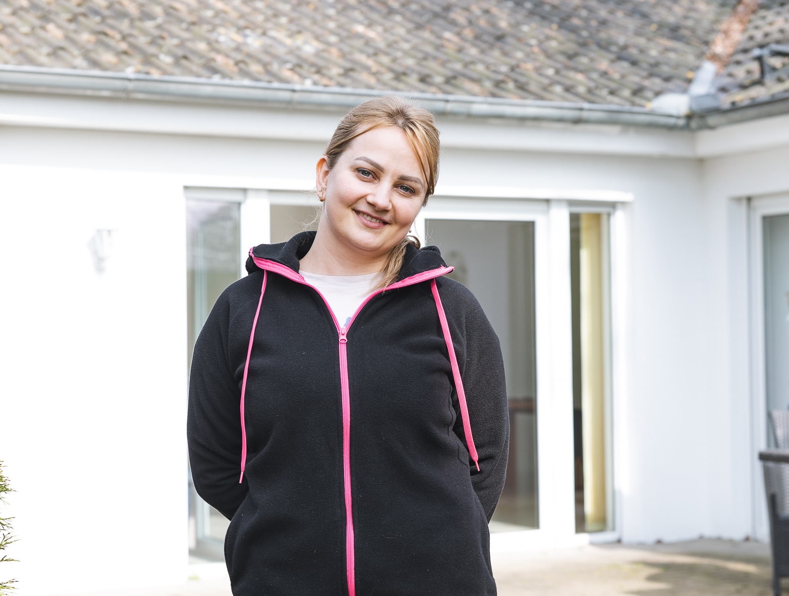 ARCHIMED Pflegekraft beim Einsatz in einem Pflegezimmer